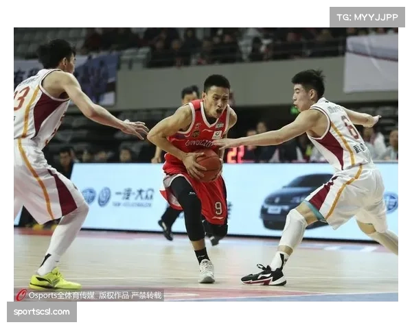 成都蓉城与浙江队比赛中，双方球员因一次铲抢发生争执